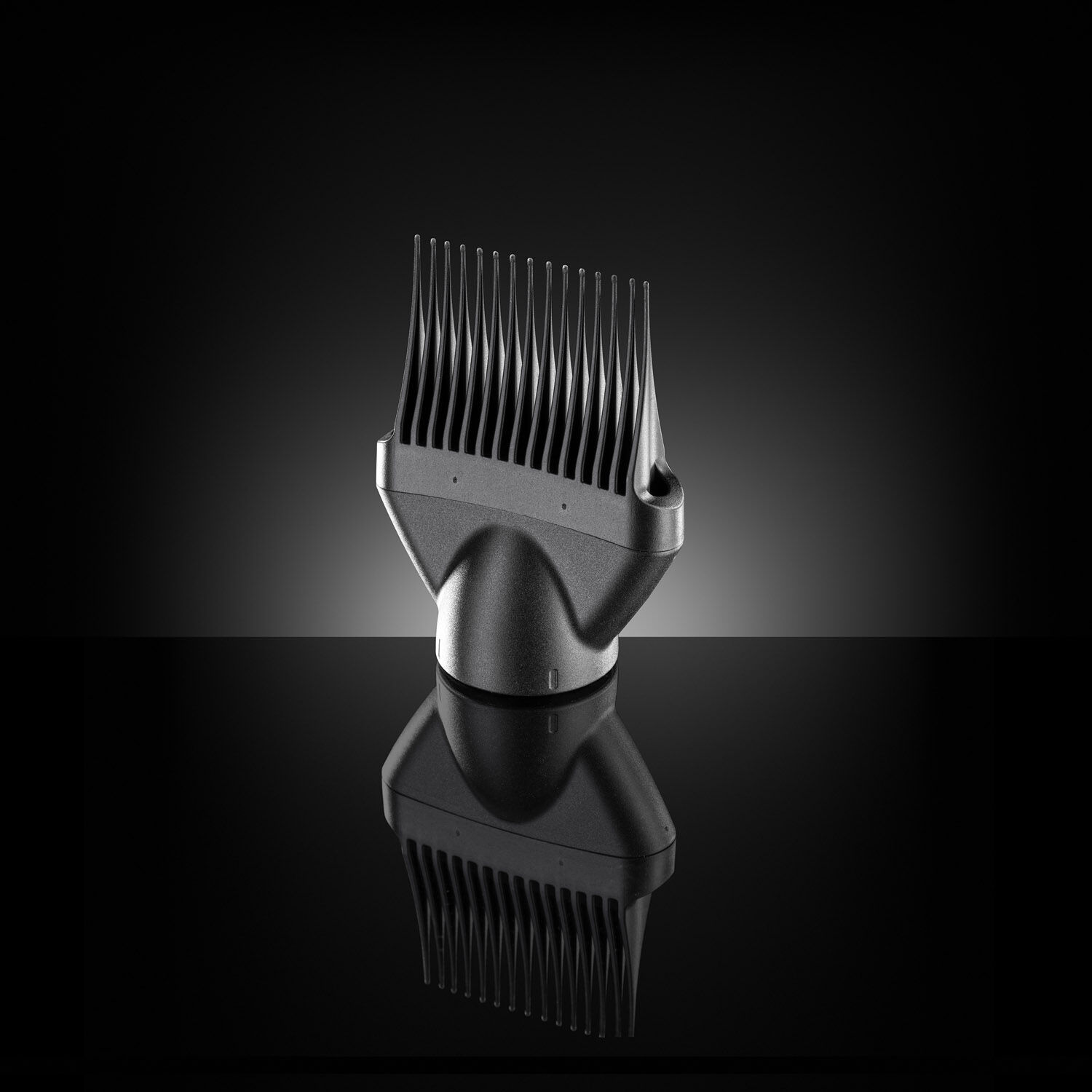 Straightening Pik for BaBylissPRO FALCO on dark background